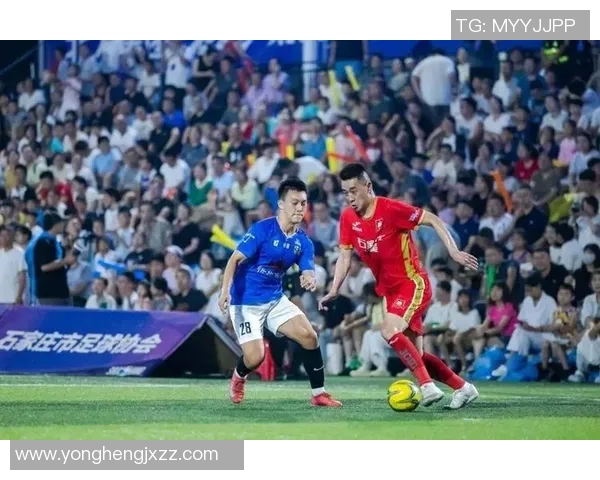 JD足球球星闪耀赛场带动全球球迷热潮 展现巅峰技艺与不懈追求